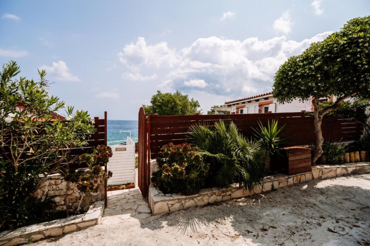 Floreika Studio By The Sea Skinaria Экстерьер фото